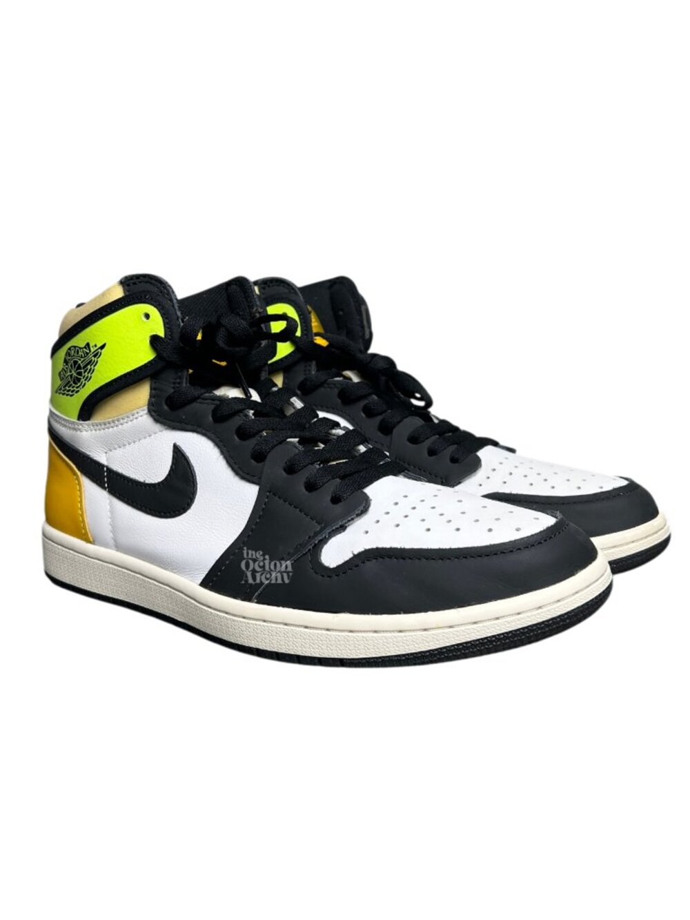 Size 10.5 Air Jordan 1 Retro High OG 'Volt Gold' 555088-118 Pre-Owned